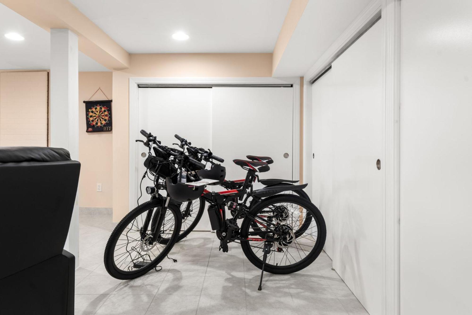 Hot Tub, Electric Bikes, Solo Stove, Projector, Smores มาร์เบิลเฮด ภายนอก รูปภาพ